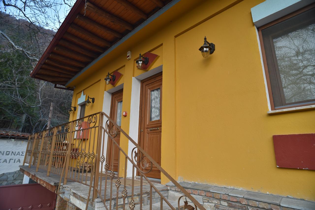 Santa Marina Guesthouse Káto Loutrákion 외부 사진
