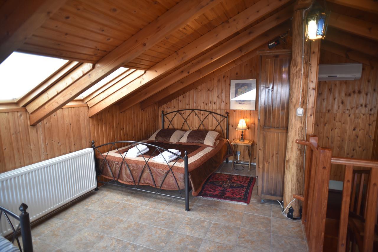 Santa Marina Guesthouse Káto Loutrákion 외부 사진