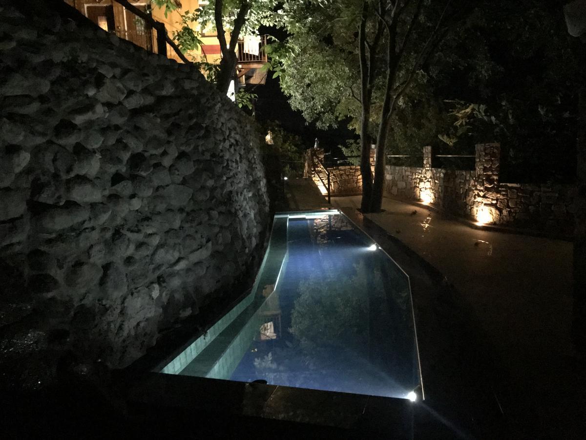 Santa Marina Guesthouse Káto Loutrákion 외부 사진