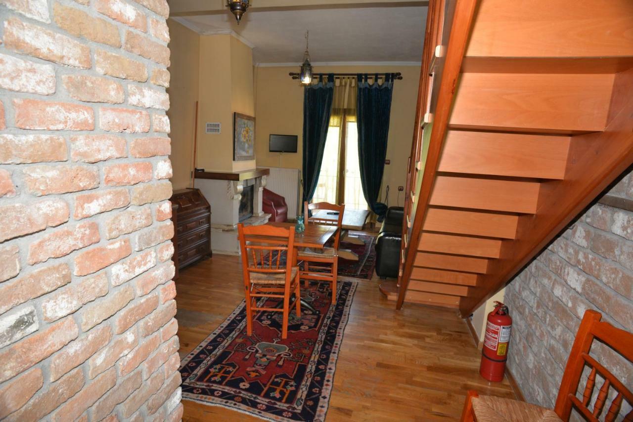 Santa Marina Guesthouse Káto Loutrákion 외부 사진