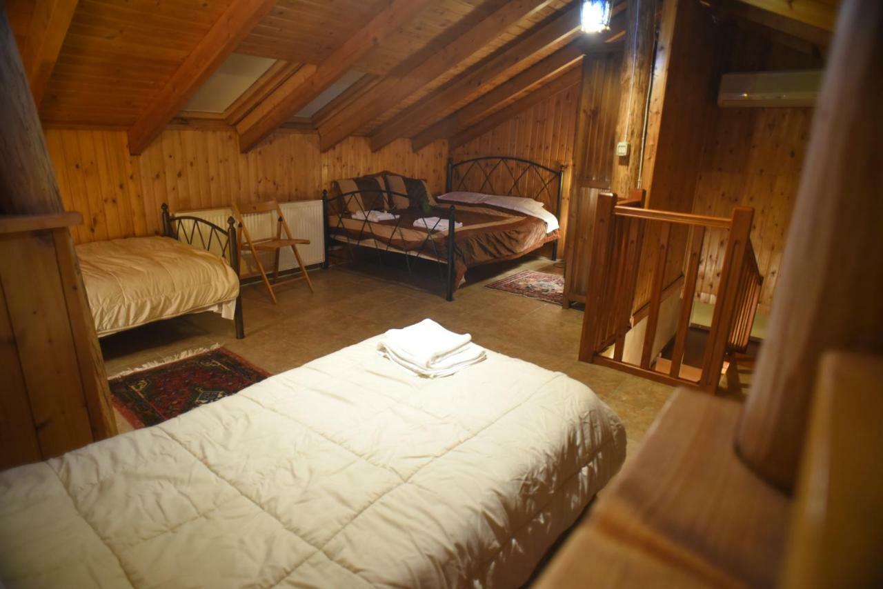 Santa Marina Guesthouse Káto Loutrákion 외부 사진