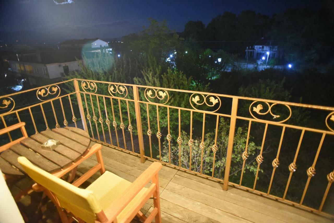 Santa Marina Guesthouse Káto Loutrákion 외부 사진