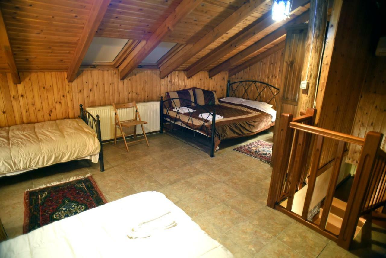 Santa Marina Guesthouse Káto Loutrákion 외부 사진