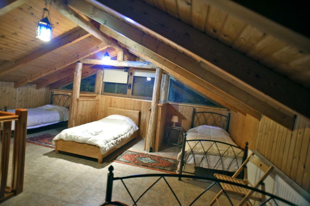 Santa Marina Guesthouse Káto Loutrákion 외부 사진